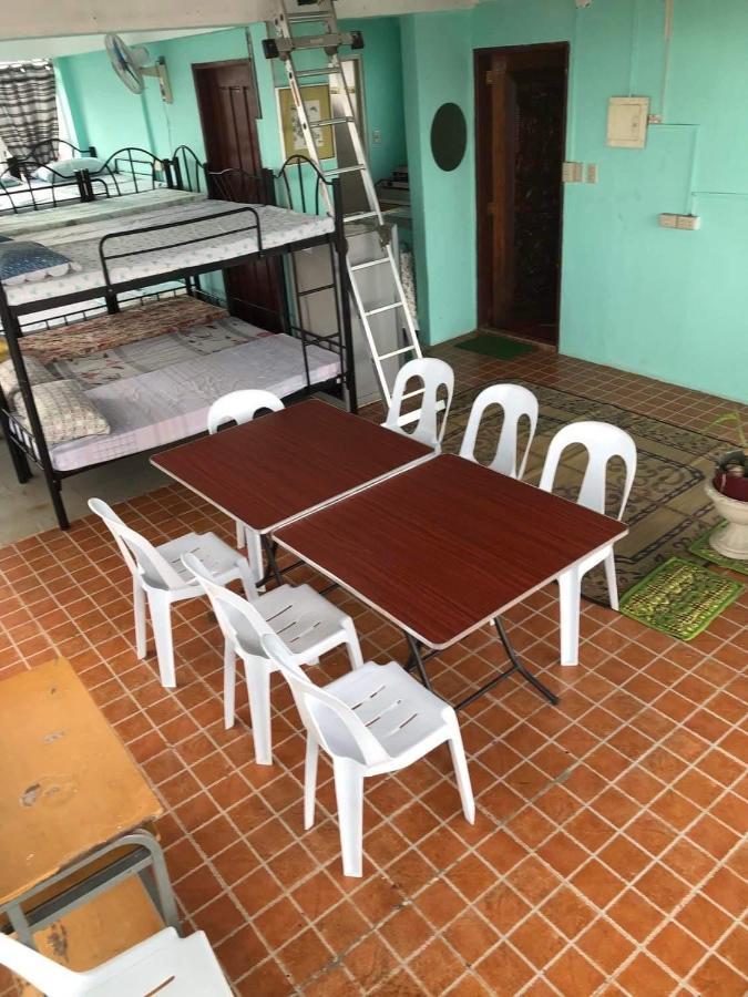 The Mansion - Backpackers Near Airport Apartamento Manila Exterior foto
