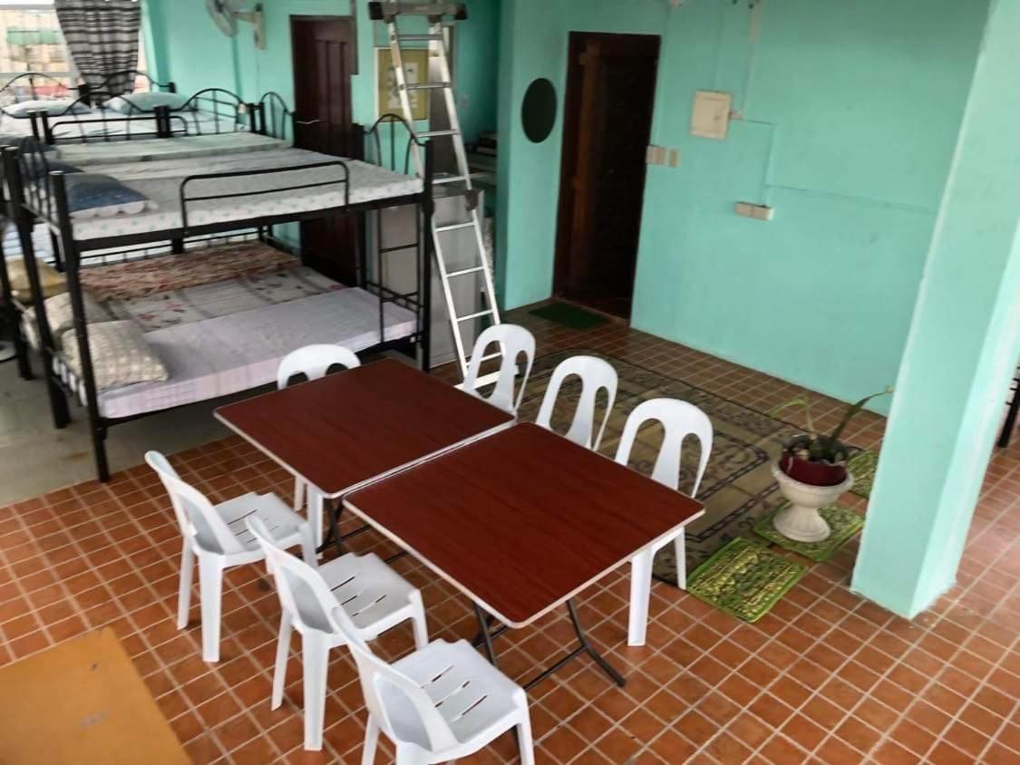 The Mansion - Backpackers Near Airport Apartamento Manila Exterior foto